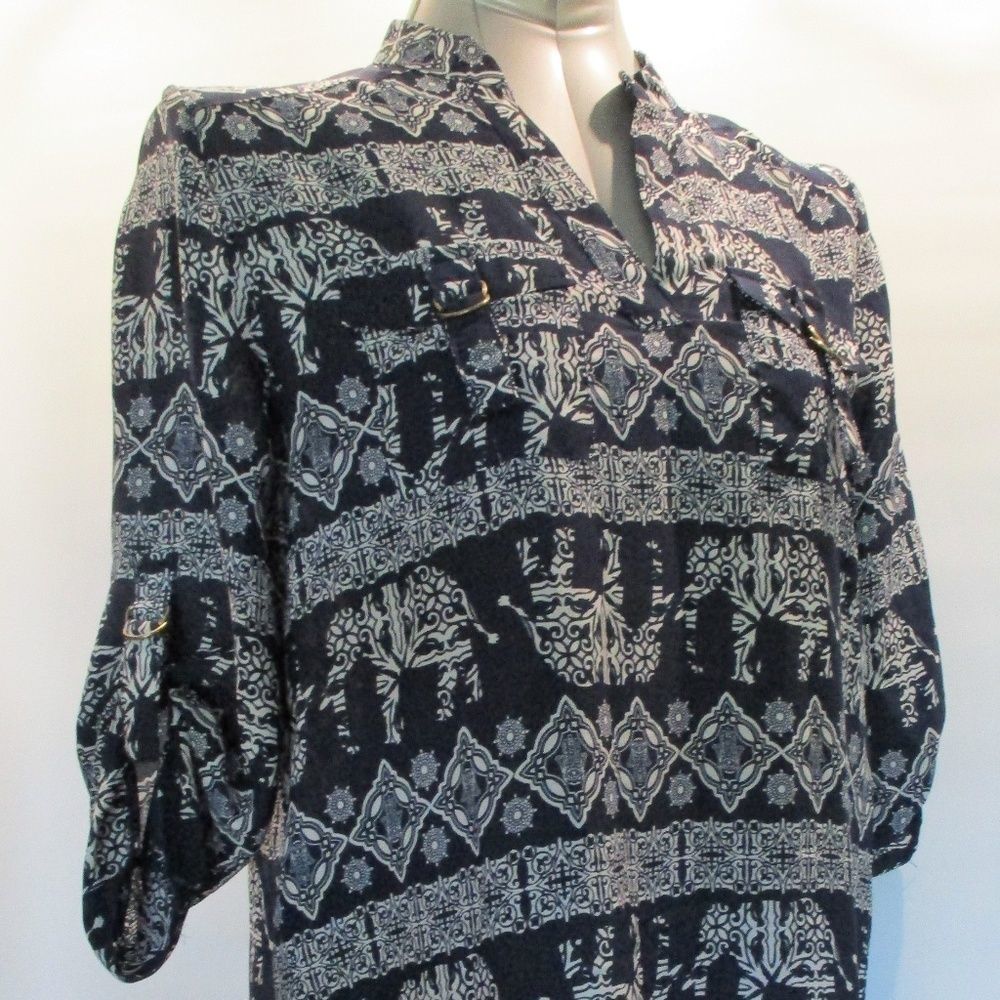 𝅺rue21 elephant PRINT Top